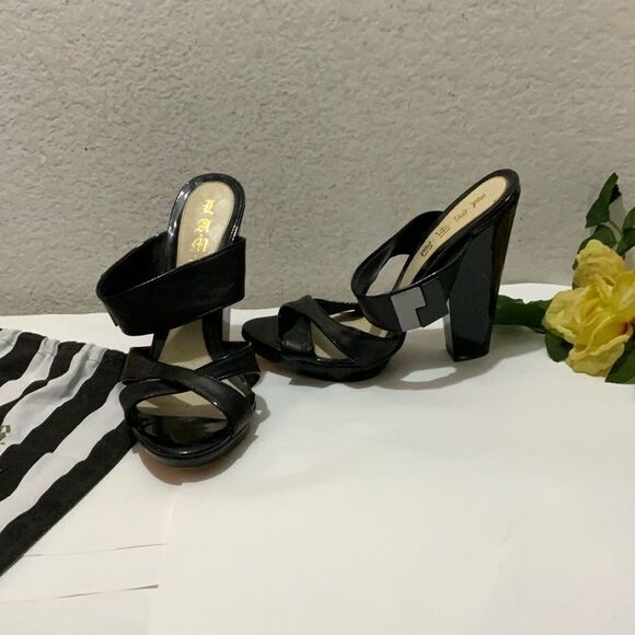 Gwen Stefani L.A.M.B. Black Patent 5” Heels size 10 - Picture 10 of 12